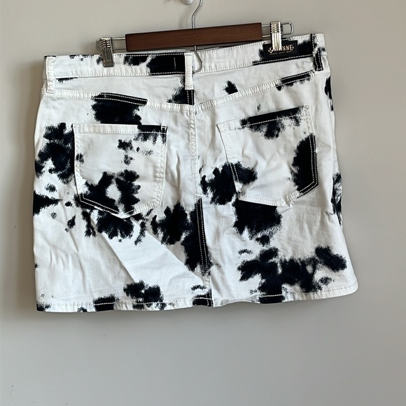 Shyanne Black and White Tie Die Print Mini Jean Denim Skirt Size XL - Picture 2 of 9